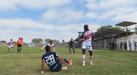 Steven Aponzá del Atlético Grau espera amargarle la tarde al Sporting Cristal. FOTO: Roberto Saavedra