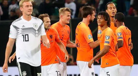 Holanda venció en el Volksparkstadion a Alemania por 4 a 2  FOTO: EFE