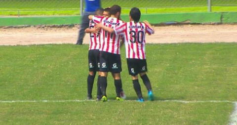 Junior Viza si bien falló un penal se recuperó y marco dos goles en la goleada del Huaral. FOTO:Huaralenlinea