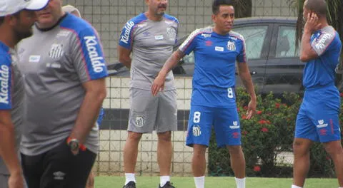 Christian Cueva volvió a entrenar con Santos