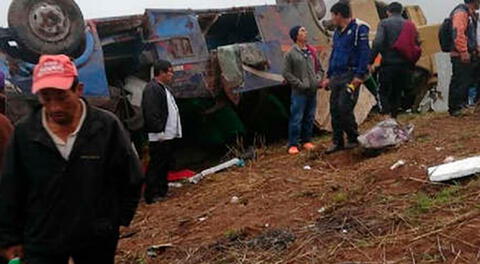 19 muertos y 24 heridos tras caida de bus en Otuzco