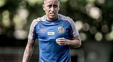 Christian Cueva tiene que jugar en Santos para ser vendido, indican desde Brasil
