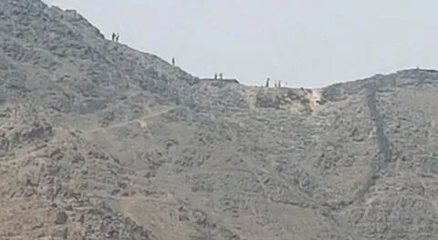 Hinchas subieron a los cerros del estadio Monumental para ver el final de la Copa Libertadores