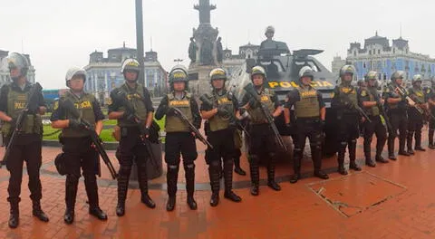 La policía está alerta en la Plaza Dos de Mayo ante anuncio de paro