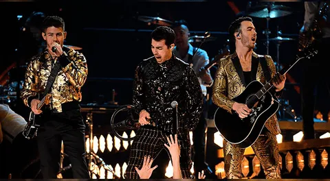 Cabe recordar que los Jonas Brothers no solo fueron asistentes a los premios Grammy para cantar, sino que ellos también se encontraban nominados
