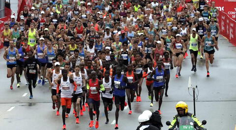 Los maratonistas señalan que es imposible correr con mascarillas.