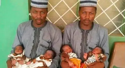 Hermanos gemelos con sus gemelos en Nigeria, en África.