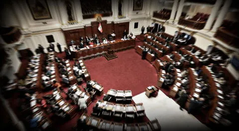Congreso viene debatiendo en el Pleno la moción de vacancia al presidente Martín Vizcarra.