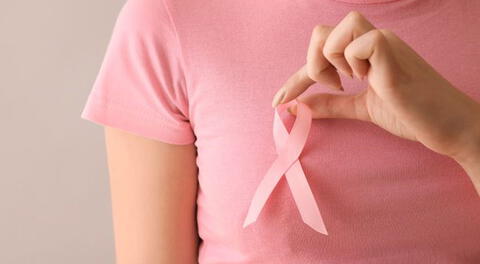 En octubre se conmemora el mes del cáncer de mama.