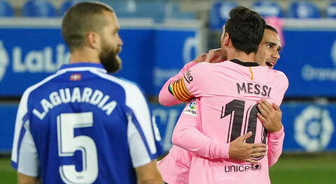 Messi felicita a Griezmann por el empate conseguido.