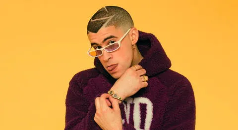 Bad Bunny tuvo que aparecer en los AMAs 2020 desde su hogar, tras cancelar la presentación en vivo que tenía prevista junto a Jhay Cortez.