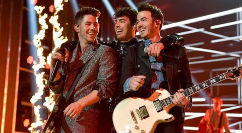 Los Jonas Brothers grabaron una presentación que será transmitida vía streaming en YouTube hoy 3 diciembre para emoción de sus fans.
