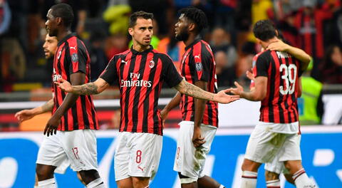 Zlatan Ibrahimović erró un penal, pero Milan venció como visitante a Bologna 2-1