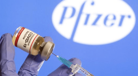 FDA aprobará que vacuna de Pfizer sea almacenada a temperatura estándar.