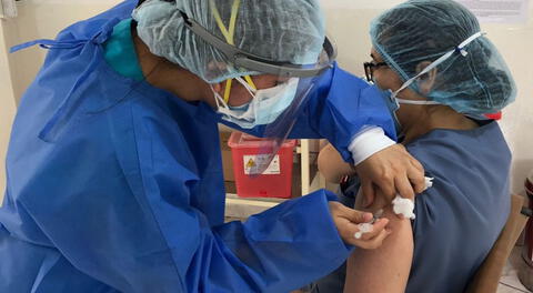 médicas y enfermeras de Perú ponen todo su coraje y más para salvar pacientes