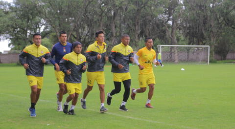 Los jugadores del Ayacucho FC trabajando en el Complejo de LDU en Quito