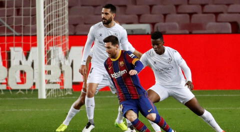 Messi estuvo diablo marcó dos goles en la goleada ante el Huesca 4-1 .