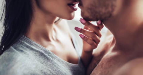 Innova con nuevas posturas para practicar el sexo de pie.