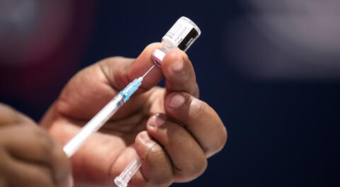 Defensoría advierte una "paralización" en la adquisición de vacunas