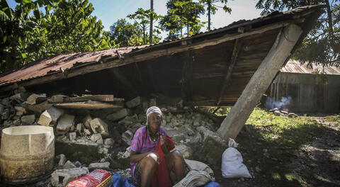 La tormenta ha causado fuertes lluvias y algunos deslizamientos de tierra por lo que se ha complicado más la situación para el país caribeño.