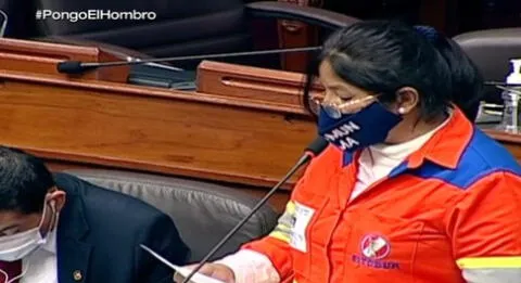 Isabel Cortez increpa a María del Carmen Alva durante el debate del voto de confianza