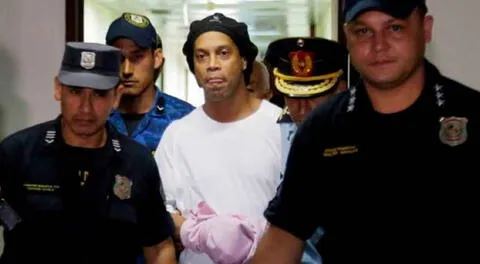 Ronaldinho tiene que pagar cerca de 72 mil soles para no ir a la cárcel.