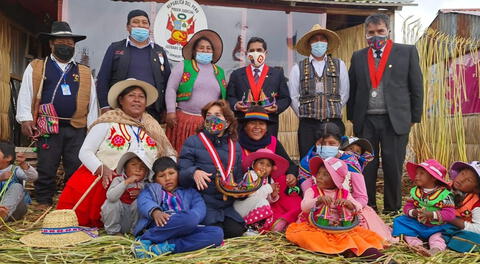 Presidenta del Poder Judicial Elvia Barrios visitó Juzgado de Paz de Isla Flotante de los Uros