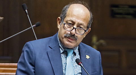 El premier Héctor Valer ha guardado silencio frente a las denuncias públicas sobre los hechos de violencia que lo rodean. Foto: Congreso