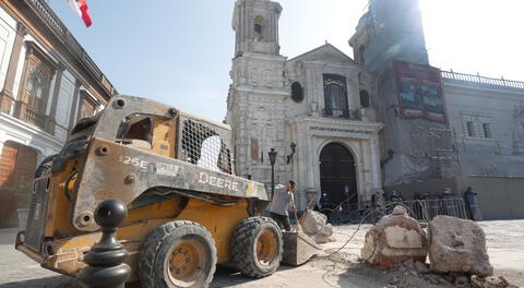 Trabajos de demolición se dieron la madrugada del sábado 5 de febrero. Foto: Carlos Felix / La República