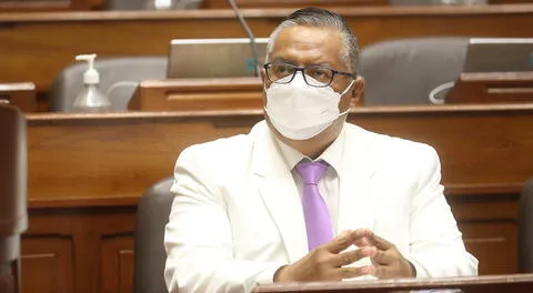 presentan moción de censura contra el  ministro de Salud, Hernán Condori