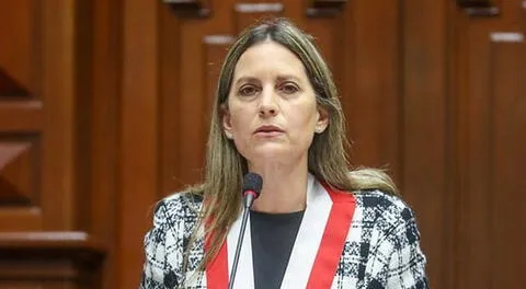 María del Carmen Alva felicita al ministro de Economía por no apoyar referéndum para un cambio constitucional