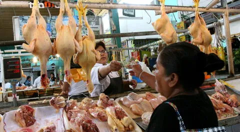 Desde hace algunas semanas el precio del pollo no da tregua a las amas de casa peruanas.