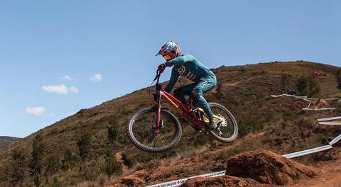 Sebastian Alfaro se destaca en el  Campeonato Nacional de Downhill que se disputa en Andahuaylas.