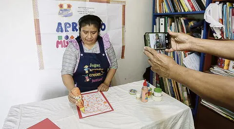 Docentes han seguido enseñando durante la pandemia por eso y más se les rinde homenaje cada 6 de julio. Foto: Antonio Melgarejo / La República