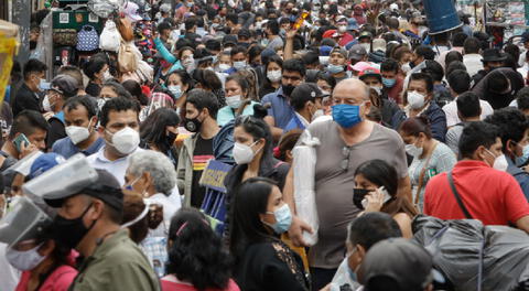 Covid-19: epidemiólogo advierte que no está en manos de las autoridades evitar nuevas olas de contagio