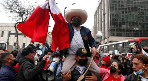 Imitador del jefe de Estado fue paseado por las calles de Lima como símbolo de apoyo a Pedro Castillo.