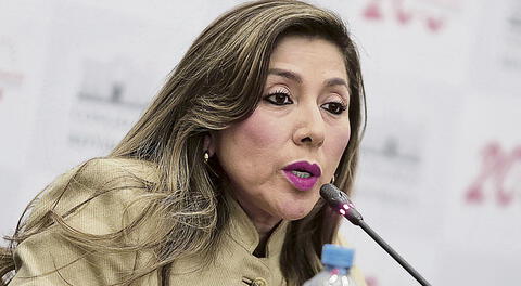 Lady Camones es censurada de la presidencia del Congreso