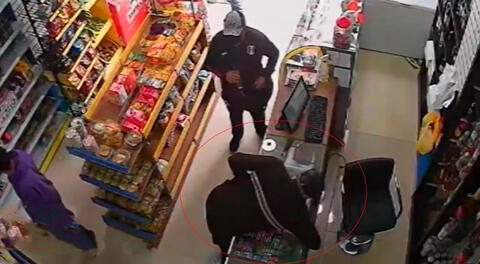 Lince: roban celular a trabajadora distraída en minimarket [VIDEO]