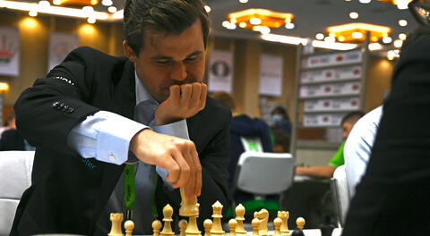 Magnus Carlsen, molesto con Hans Niemann.