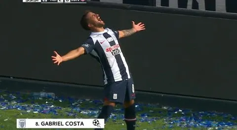 Gabriel Costa con un cabezazo anota el segundo gol para Alianza Lima