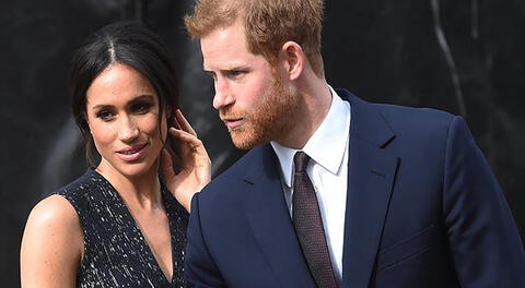 El príncipe Harry junto a su esposa Meghan Markle causaron gran decepción en el Palacio de Buckingham.