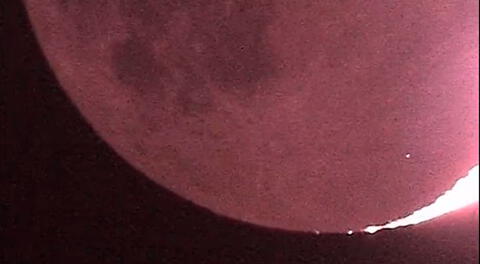 Meteorito impactó con la Luna y generó un destello que es viral en el mundo.