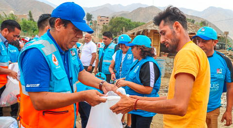 Vecinos donaron productos para poder ayudar a los damnificados de Cieneguilla.