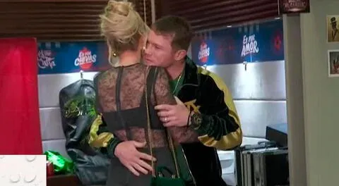 Canelo Álvarez tiene romántica escena con Fernanda Gómez y se roba el show previo a la pelea estelar