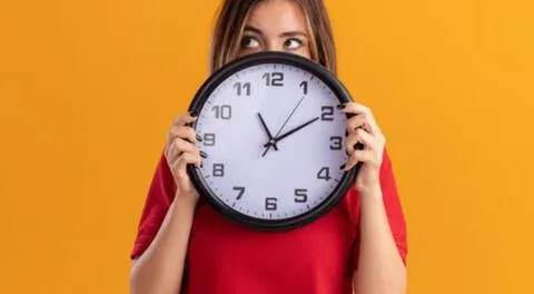 ¿Qué significan las horas espejo, qué mensajes ocultan y cómo interpretarlas?