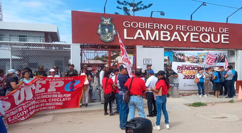Reclamo se hizo en frontis del Gobierno Regional de Lambayeque.