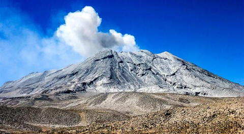 Volcán Ubinas mantiene en alerta a autoridades.