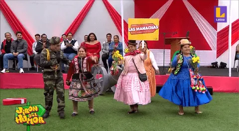 Mamachas se hacen presentes en parada militar de ‘Jirón del humor’: “Viniendo para representar al Perú”