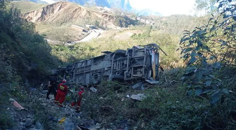 Bus de transporte interprovincial involucrado en accidente.