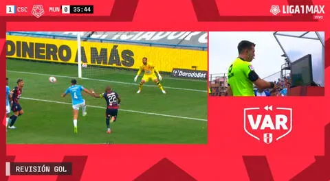 VAR anula gol de Sporting Cristal por una acción polémica y Tiago Nunes no lo puede creer